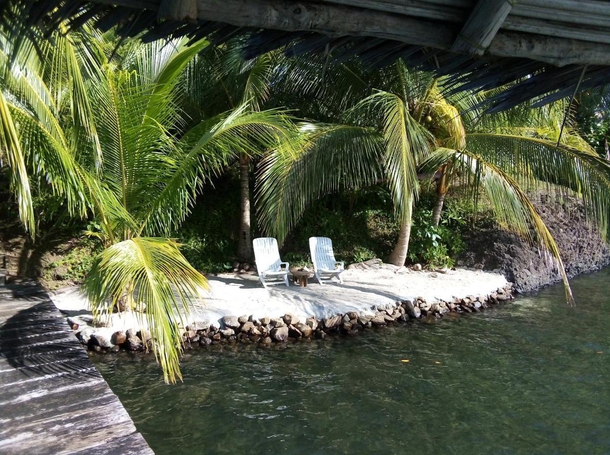 El Toucan Loco Floating Lodges Tierra Oscura Exterior photo