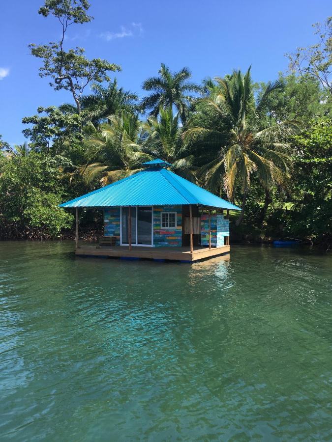 El Toucan Loco Floating Lodges Tierra Oscura Exterior photo